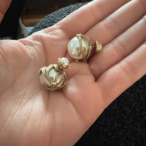 Dior Gold and Pearl Earrings - Picture 7 of 12